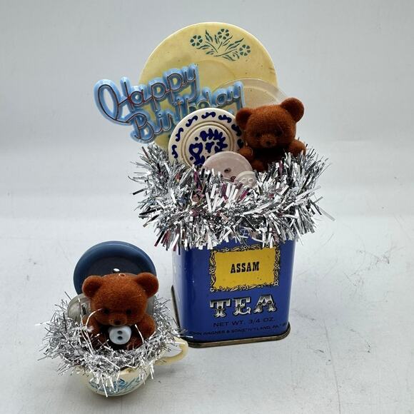 Birthday Assemblage Decor - tea tin with pyrex & teddy bear vintage kitsch - Picture 2 of 6